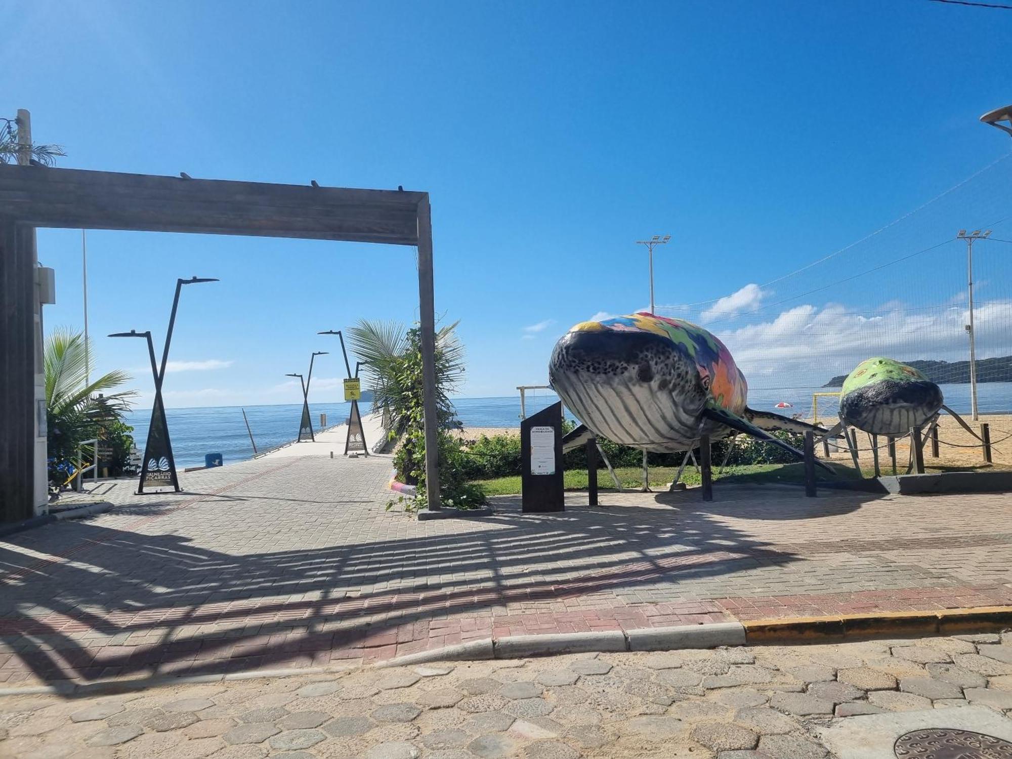 Apartamento Dona Elvira Piçarras Exteriör bild